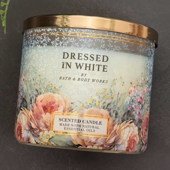 BBW Dressed In White Bath & Body Works 3 Wick Candle - Picture 5 of 10
